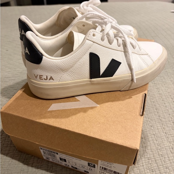 Veja Shoes - Veja Leather Sneakers in White with Black V Heel Tab